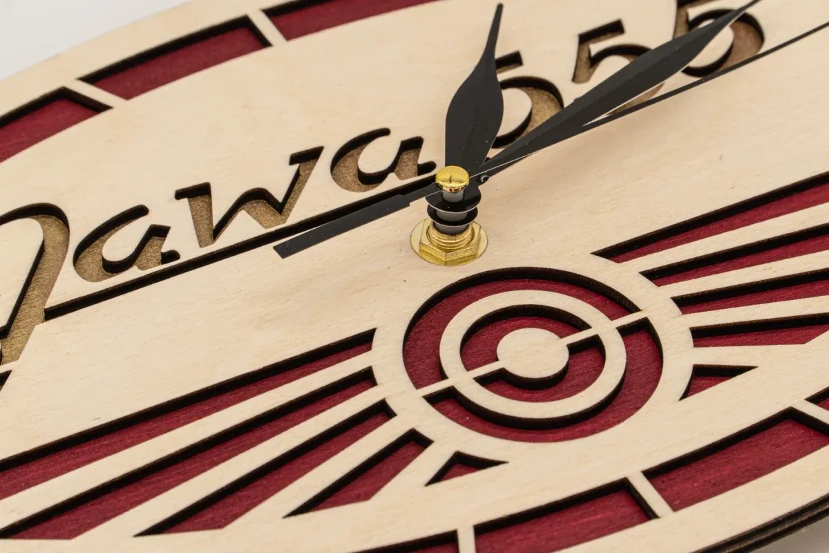 Dřevěné hodiny Logo Jawa 555