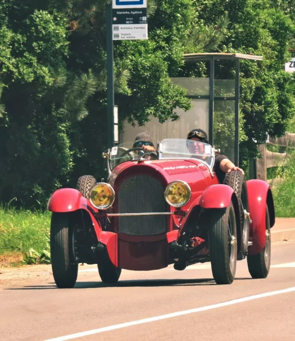Alfa-Romeo-8C.jpg