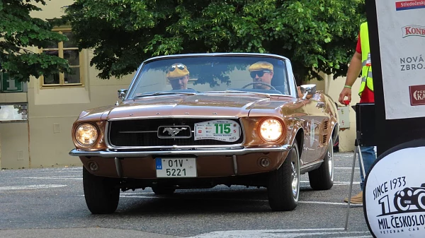 Ford-Mustang.JPG