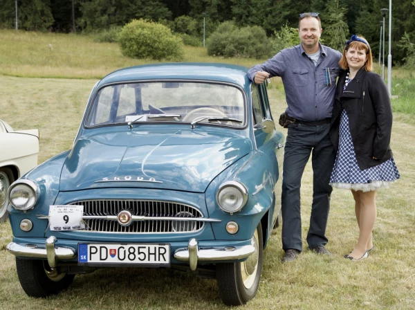 skoda-oktavia-namorni-modra.jpeg