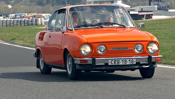 most-2019-veteran-sraz-cestazasnem-skoda-handy-35.jpg