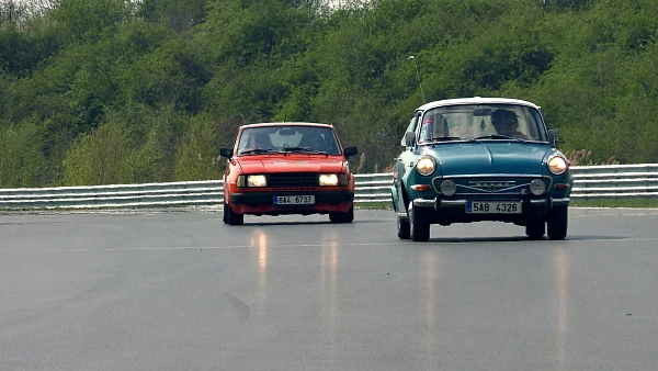 most-2019-veteran-sraz-cestazasnem-skoda-handy-40.jpg