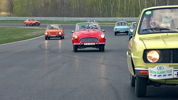 most-2019-veteran-sraz-cestazasnem-skoda-handy-11.jpg